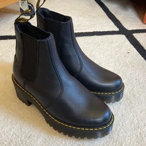 Dr. Martens Rometty Chelsea Boots NWT 37 6 NEW!
